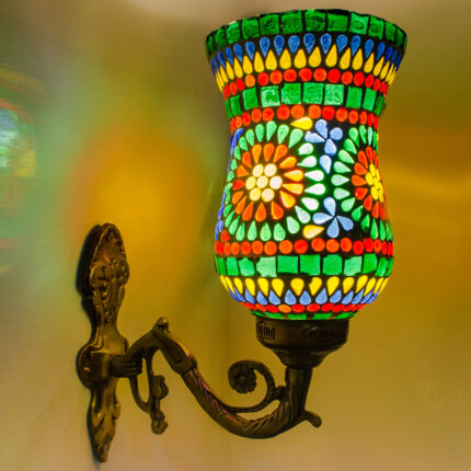 DEVBEADS Mosaic Glass Wall Sconce, Decorative Floral Pattern, Multicoloured Lamp Shade with Metal Base